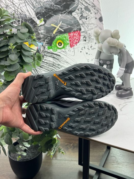 Кросівки Adidas Terrex Gore Tex 36.5 розмір Е7998