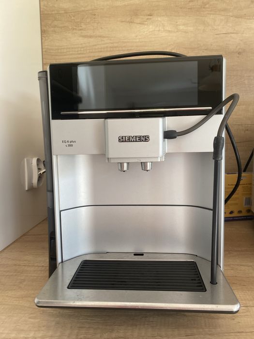 Ekspres Siemens automatyczny EQ 6 plus s300