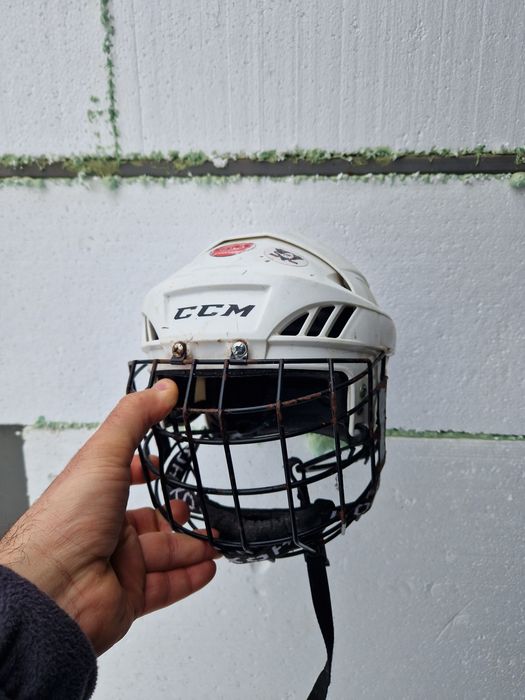 Хокейна форма шолом краги нагрудник