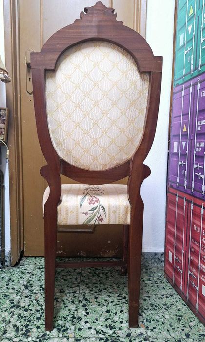 Cadeira antiga de madeira estofada. Antique Upholstered wooden chair