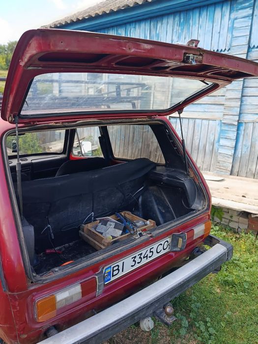 Продам ниву 2121