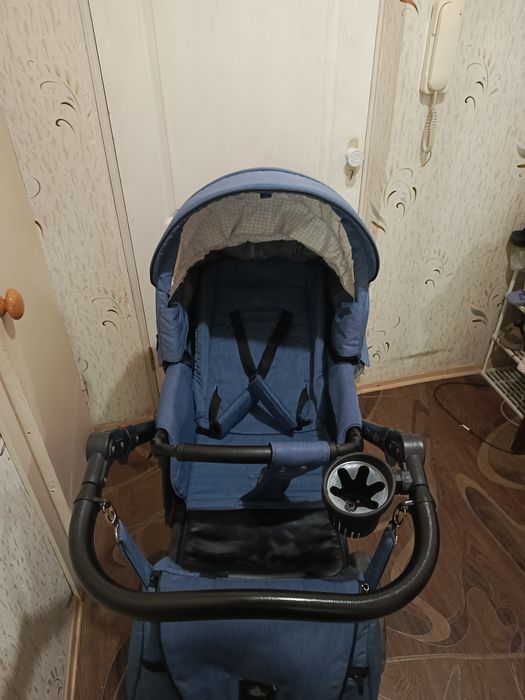 Продам детскую коляску 2 в 1 в отличном состоянии
