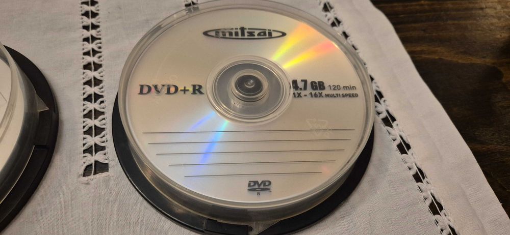 Cassetes de música, cassete virgem e CDs virgens (DVD + RW)
