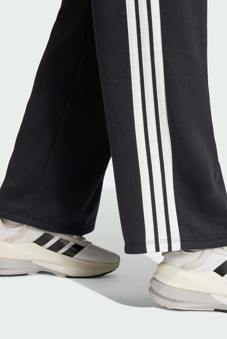 Жіночі штани Adidas Essentials 3-Stripes Open Hem French Terry