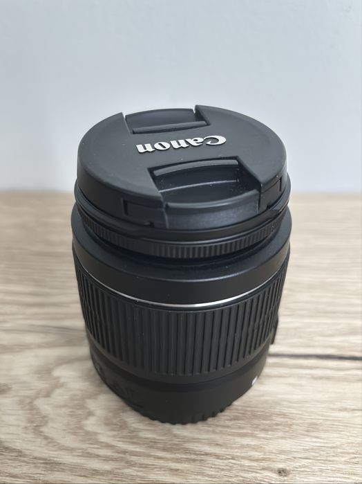 Obiektyw Canon EF-S 18-55mm