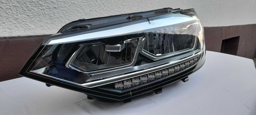 Reflektor przedni lewy VW Touran III Full Led  5TB  2016-