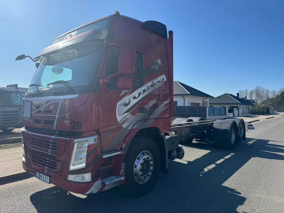 Volvo FM ; 6X2  Euro 6; 13 litrowy silnik; 8.70m rama ; 2014; Sypialny; Import