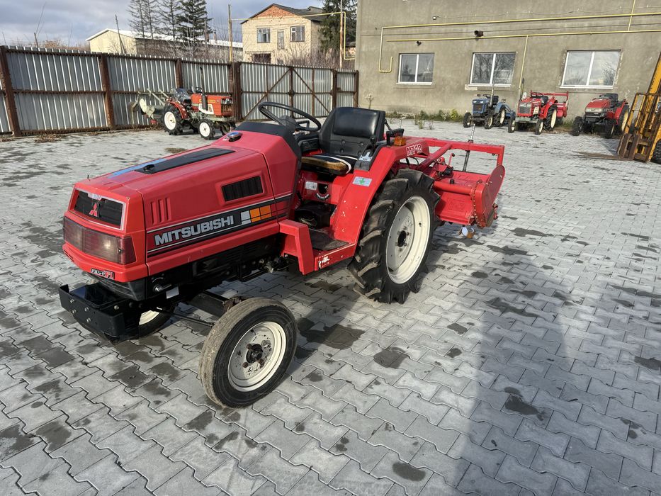 Японський трактор Mitsubishi MT18
