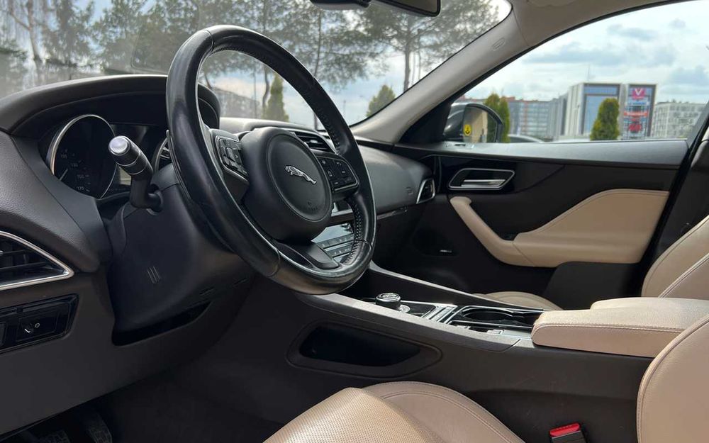 Jaguar F-Pace 2017