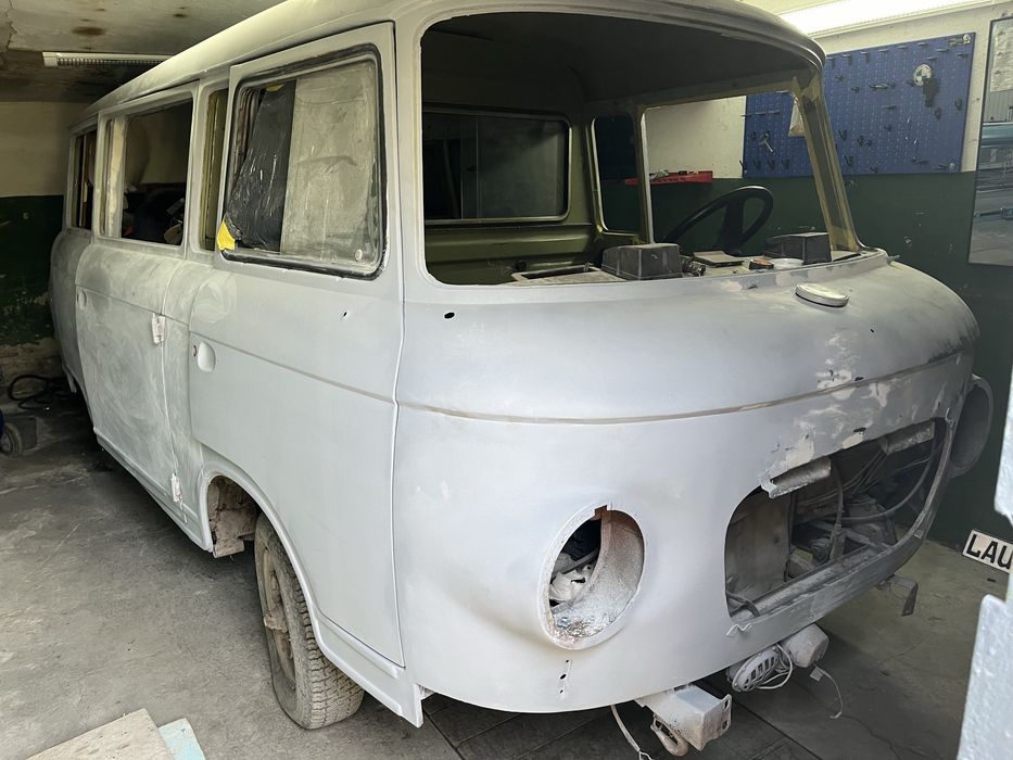 Автомобіль баркас