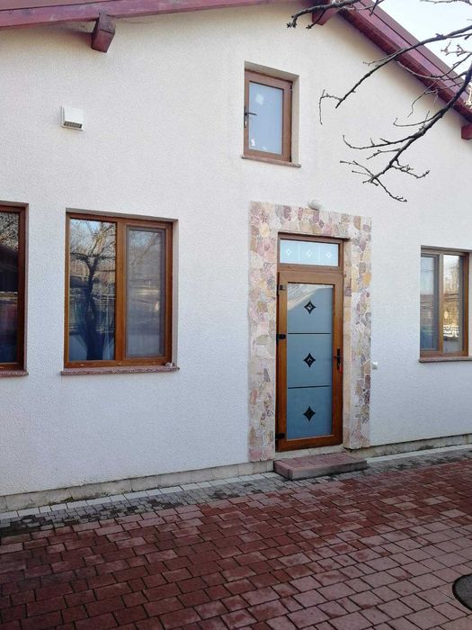 Частина будинку, ел/ен без вимкнень , своє закрите подвір"я