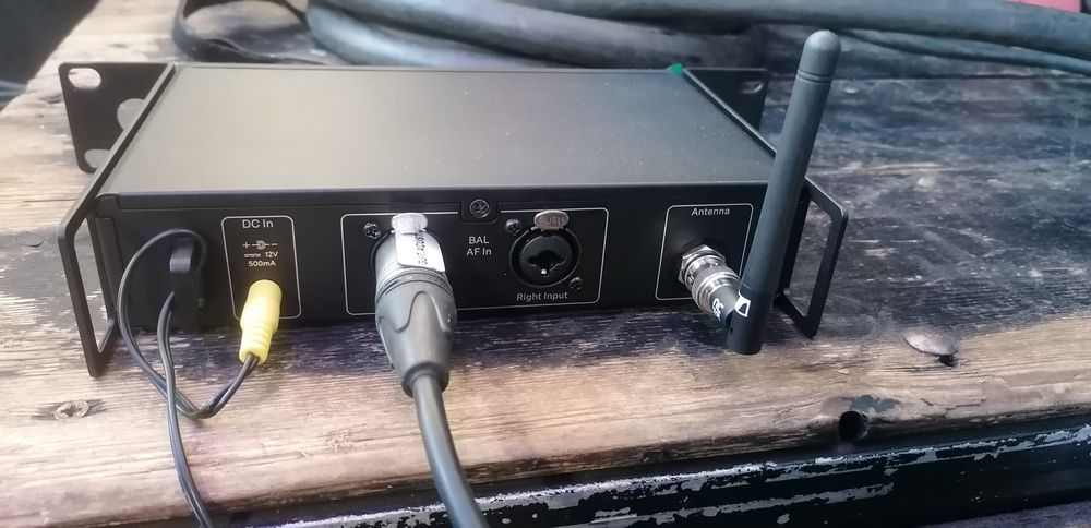Sennheiser XSW IEM  sistema monição in ear