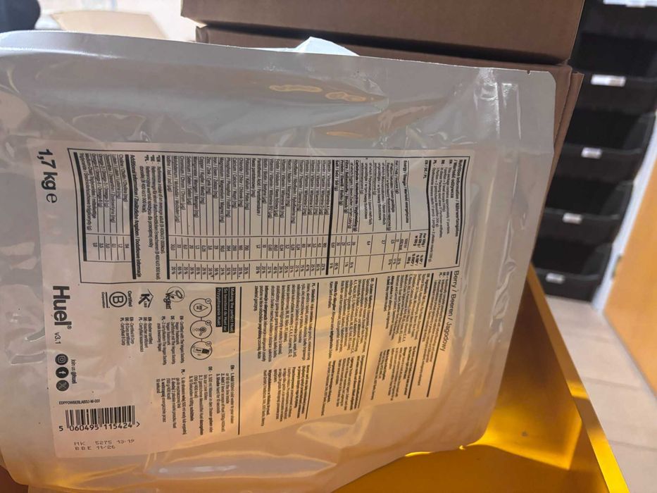 HUEL Powder Owoce jagodowe 17 porcji 1,7kg uszkodzone opakowanie