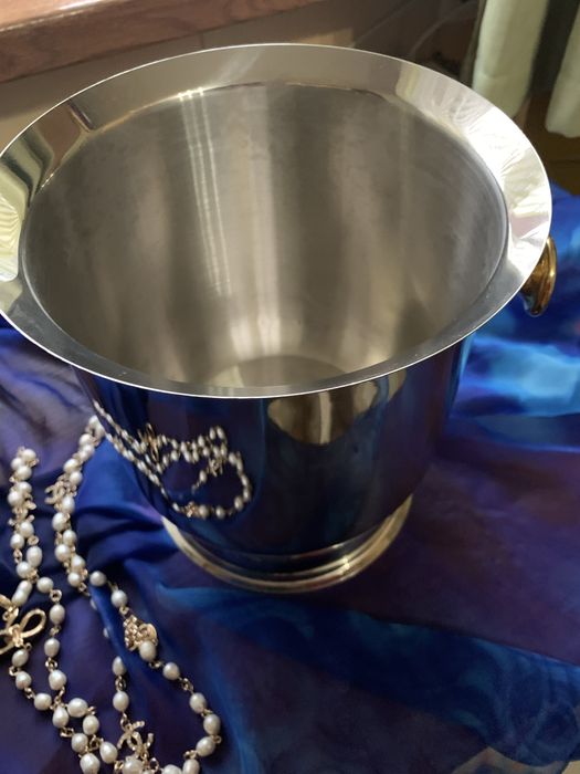 Ведёрко для охлаждения шампанского