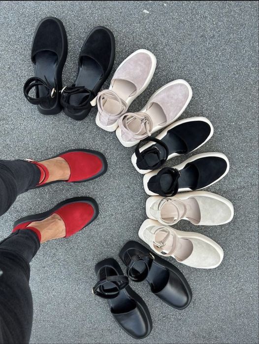 Босоніжки закриті замша