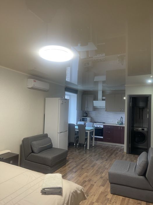 Подобова оренда  Двухкомнатная квартира в центре. 95 квартал