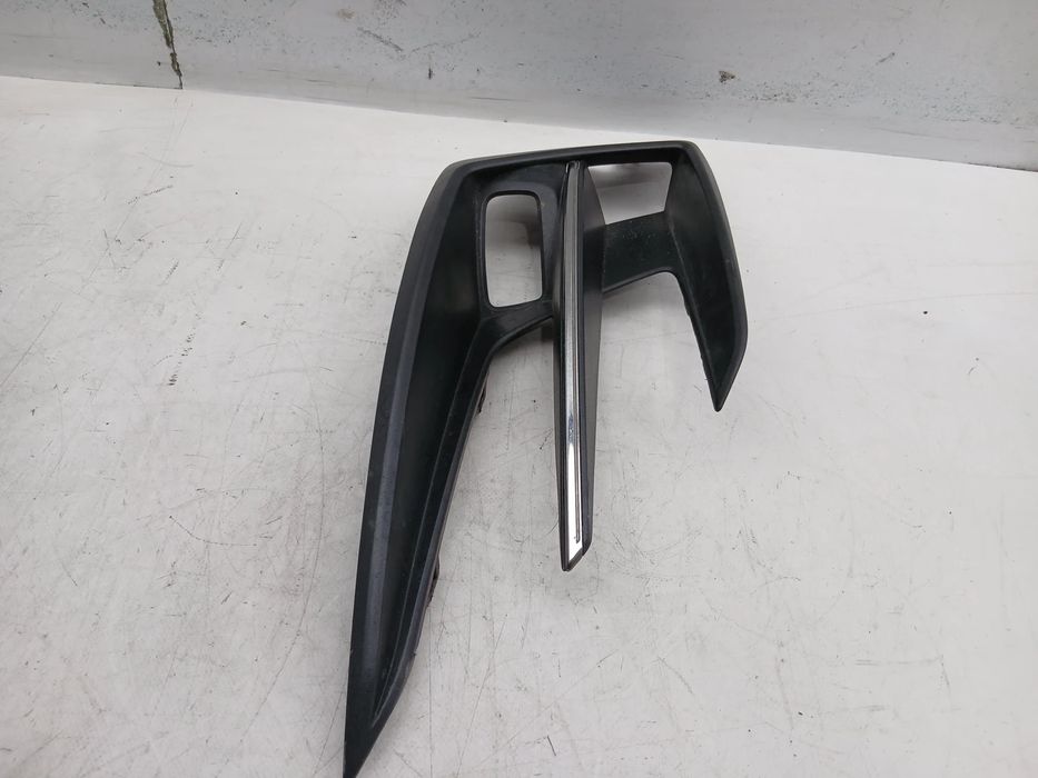 Grelha Farol Nevoeiro RENAULT Megane IV Grandtour (K9A/M_)