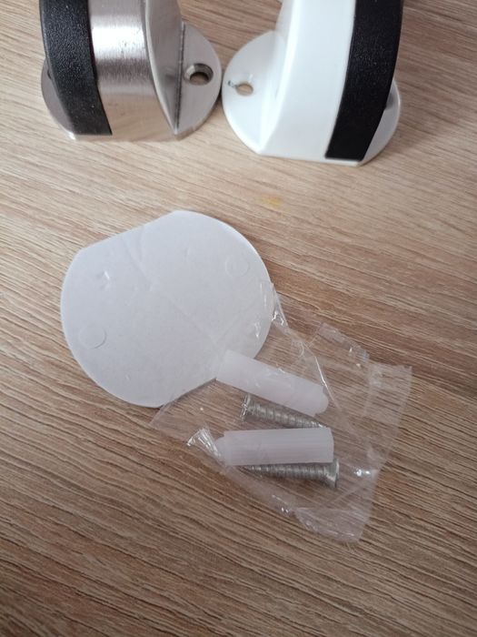 Stopery do drzwi i podłogi