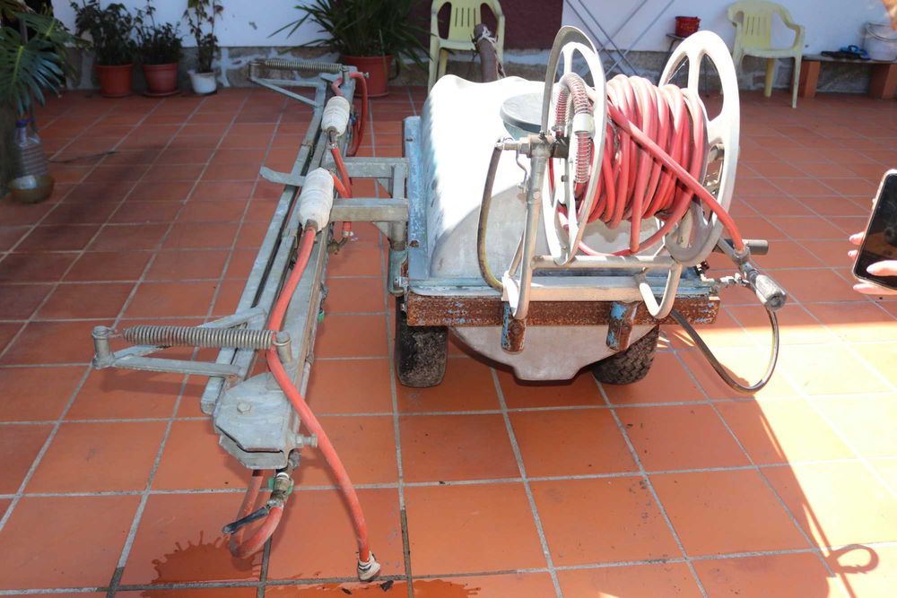 Pulverizador 200 Litros para motocultivador com barra extensivel