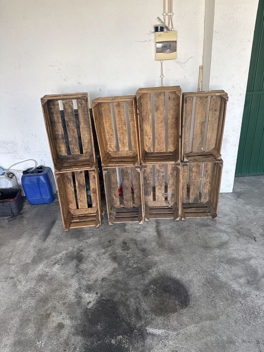 Vendo caixas de madeira antigas PARA DESPACHAR