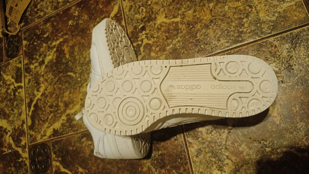 Adidas forum low bold