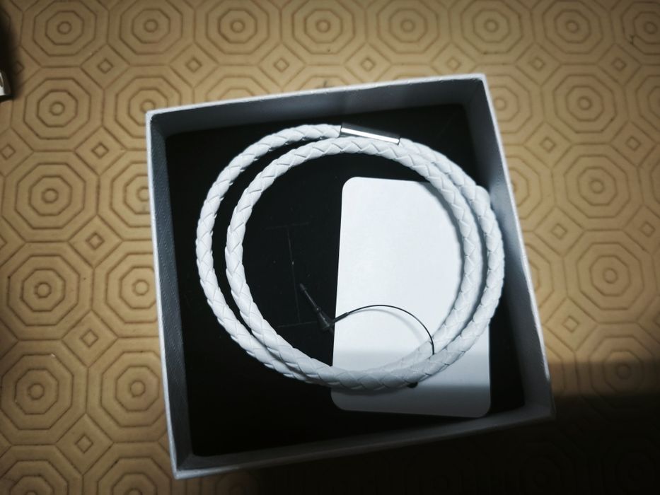 Pulseira de couro trançado