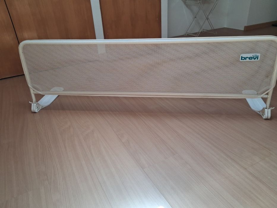 Barreira de proteção para cama de criança