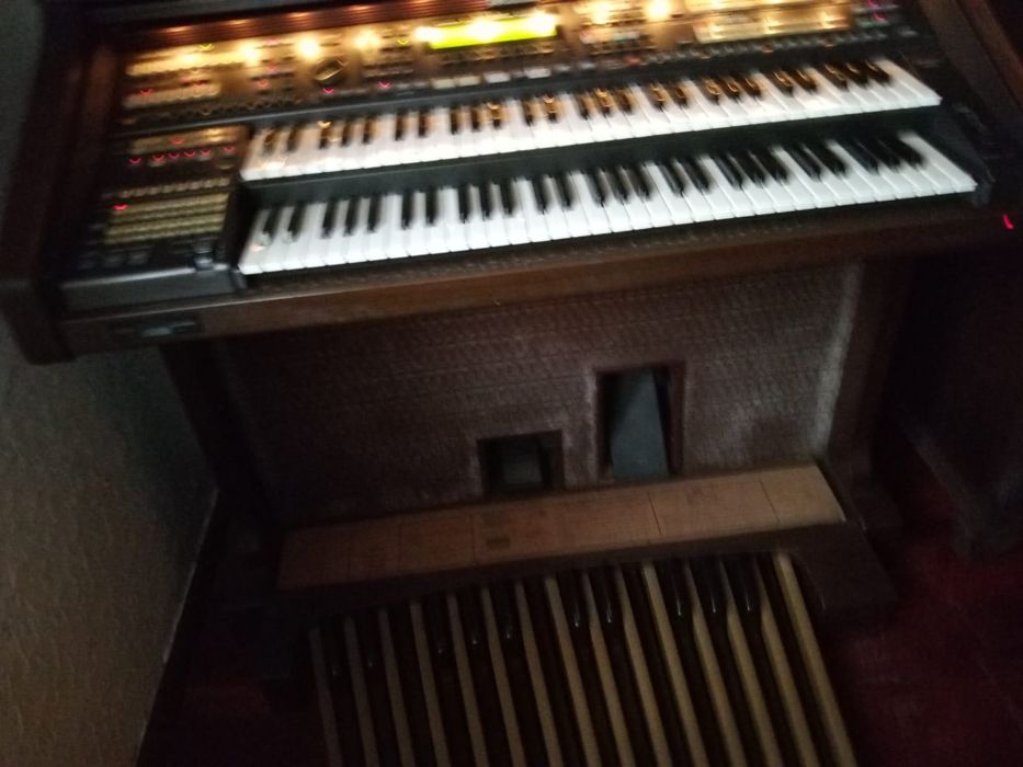 Órgão tecniques dois teclados