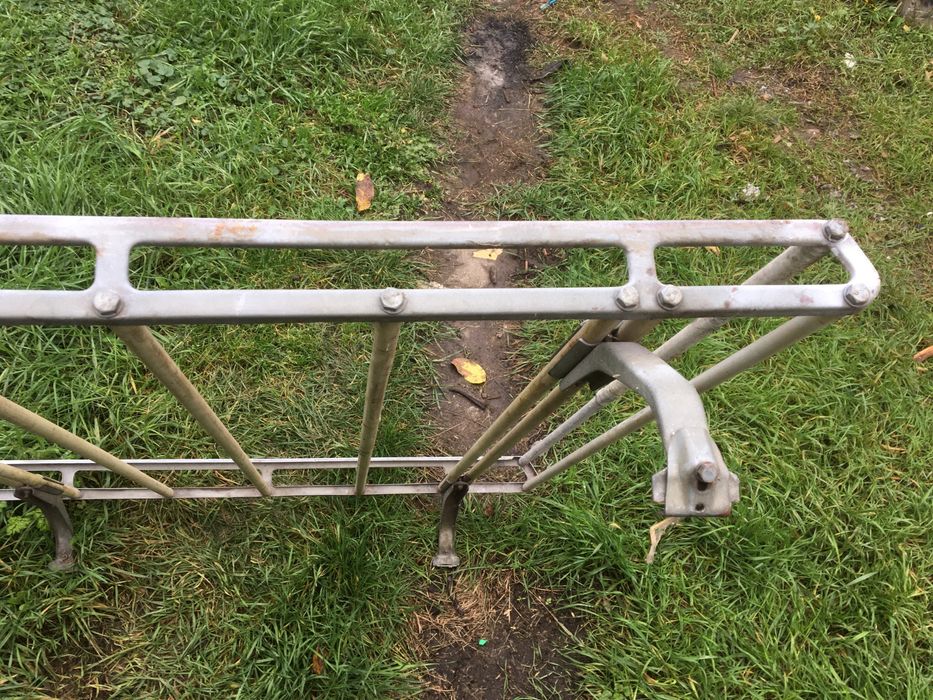 Продам багажник на кришу