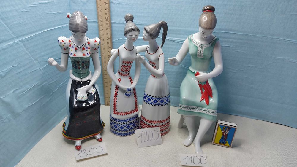Статуєтки Девочки в национальных костюмахВенгрия  завод Холохаза1960г.