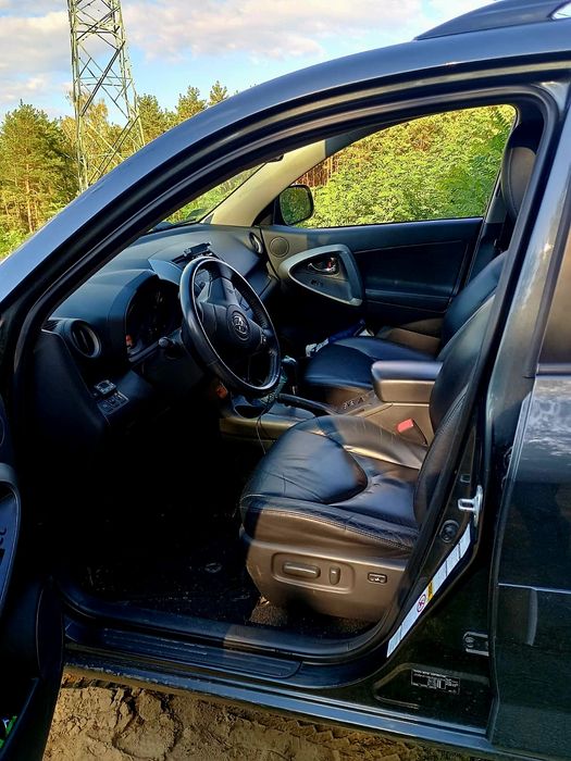 Toyota Rav 4 wersja czterodrzwiowa