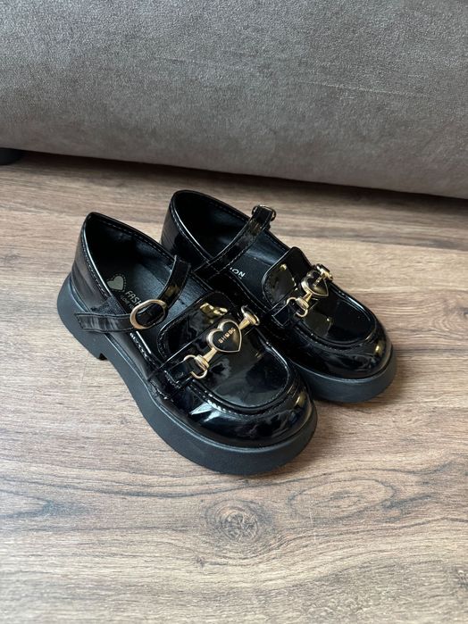 Лофери туфлі дівчинка