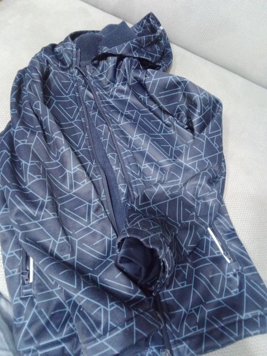 Sprzedam kurtkę chłopięca Softshell 122/128