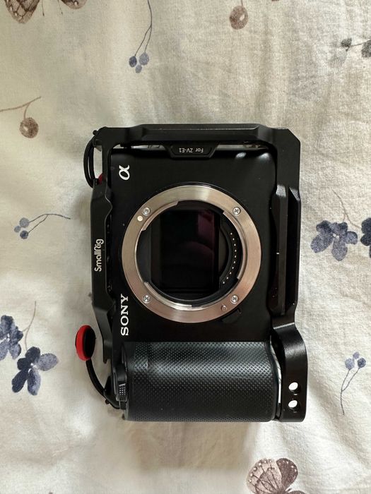 Sony ZV-E1 - Na gwarancji + 3x akumulator + Klatka SmallRig