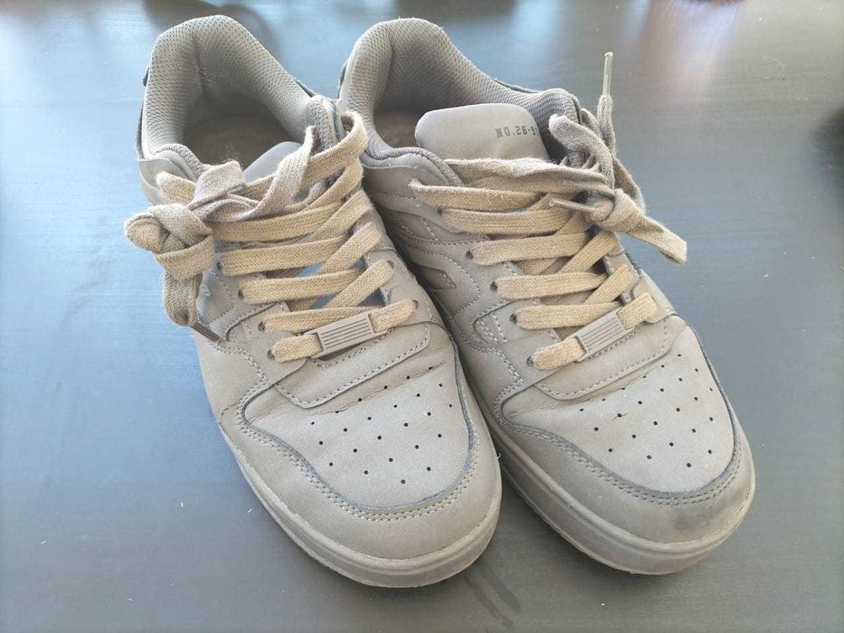 Tênis Bershka Cinzentos
