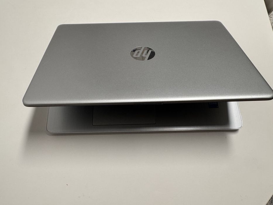 Portatil HP 15s- fq2000np