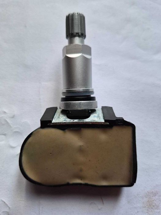 Продам датчик давления в шинах на авто TESLA 3 (оригинал)