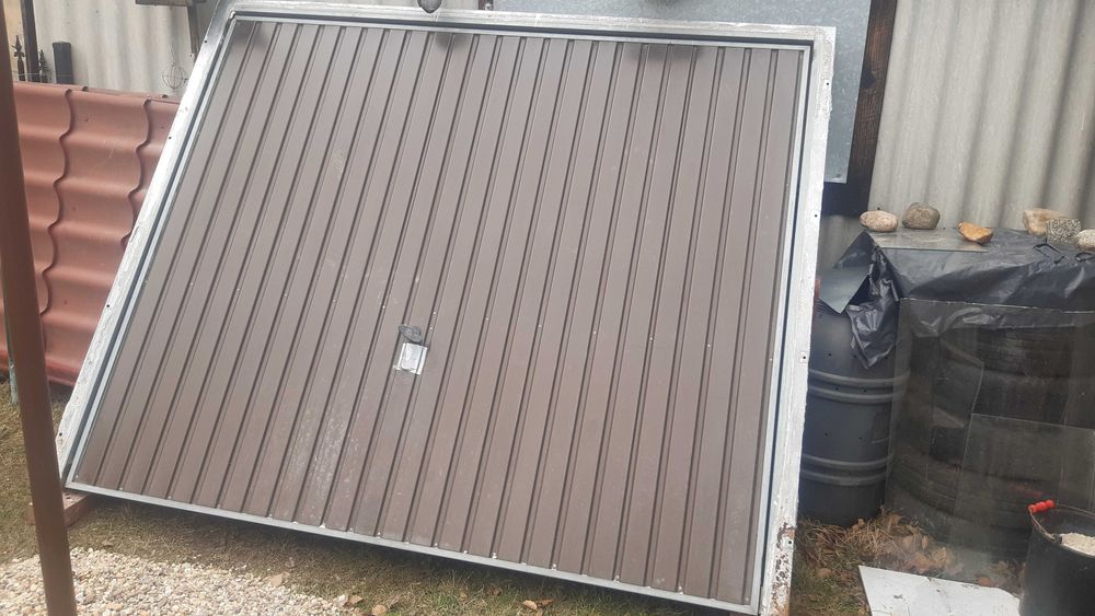 Brama do garażu, kolor brązowy