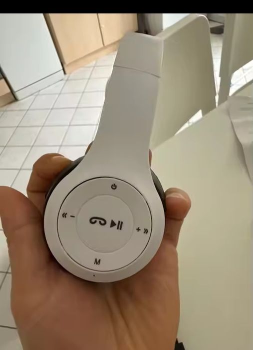 Бездротові навушники зручне керування