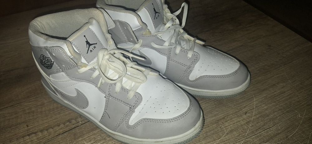 Sportowe buty damskie 40