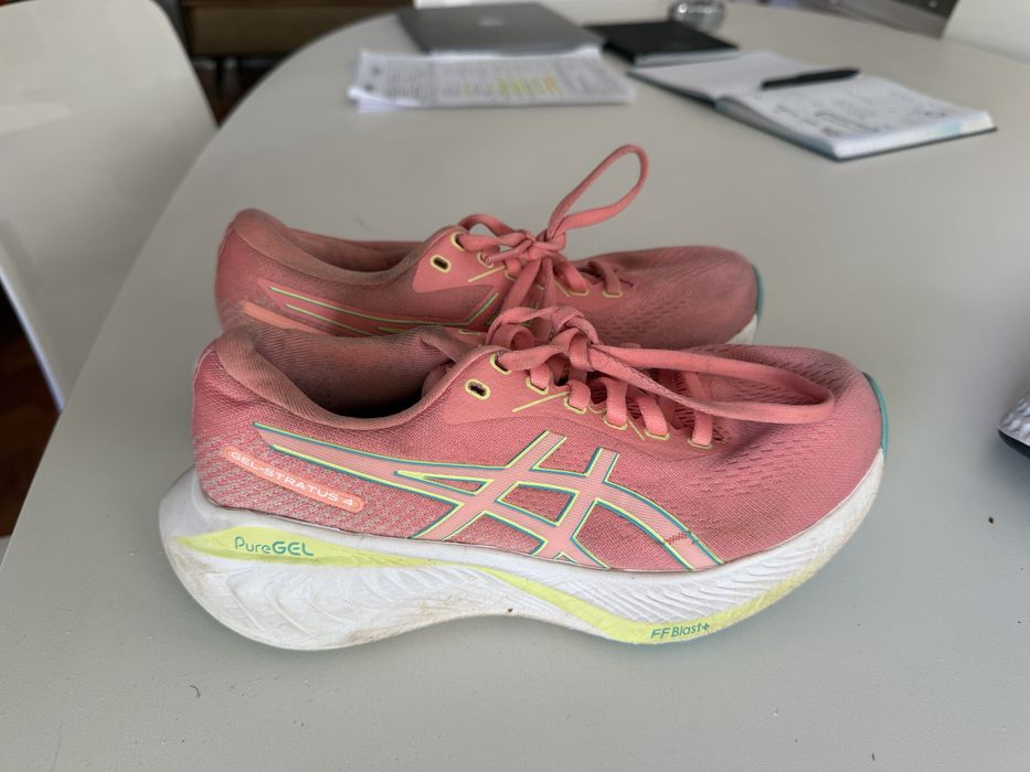 Tenis de corrida asics muito bons