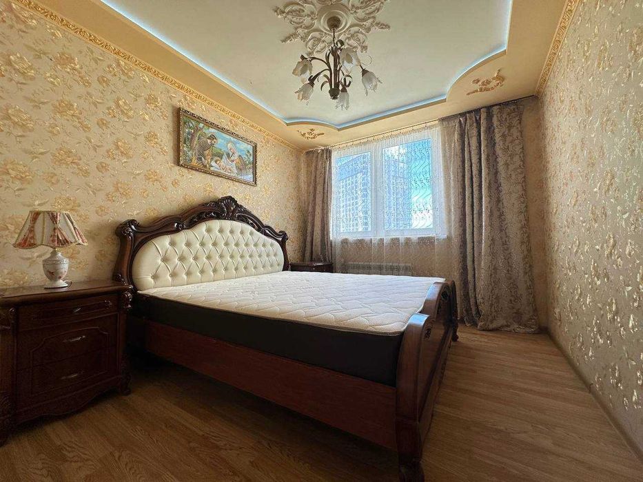 терміново здам 3-кімнатну з ремонотом і меблями Урлівська 23б