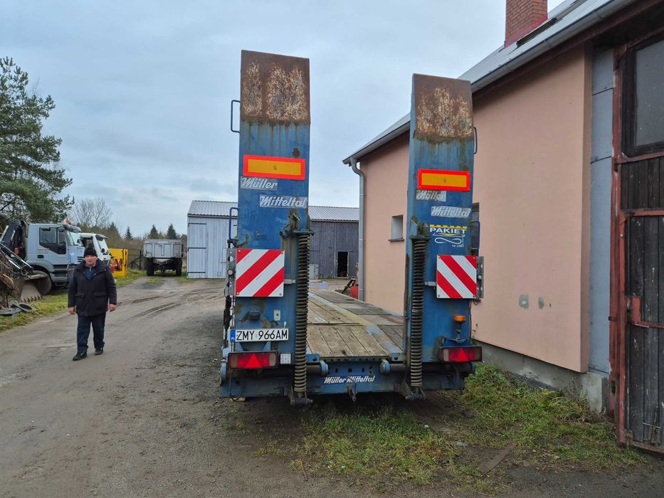 Przyczepa niskopodłogowa