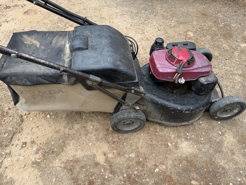 Maquina de relva honda para pecas