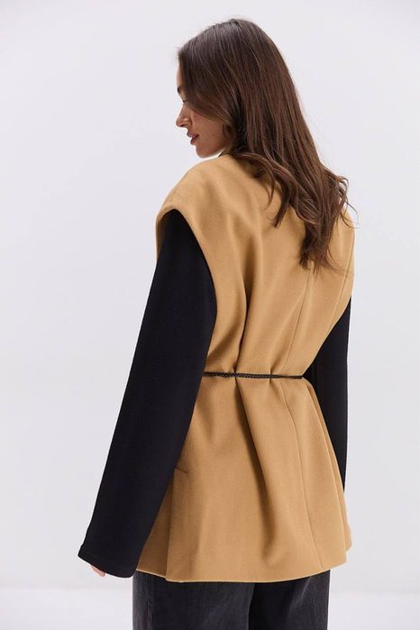 Жилет теплий коричневий