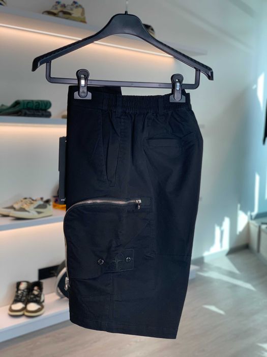 Шорти STONE ISLAND L0208 Shadow Project Zip Cargo Shorts Black SI0173-