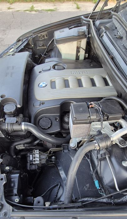 Автомобіль BMW X5 E53