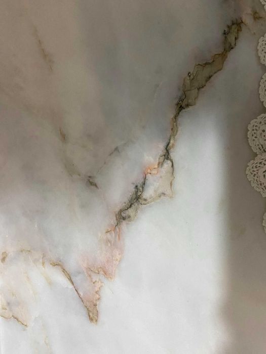 Cómoda de madeira de castanho para quarto usada