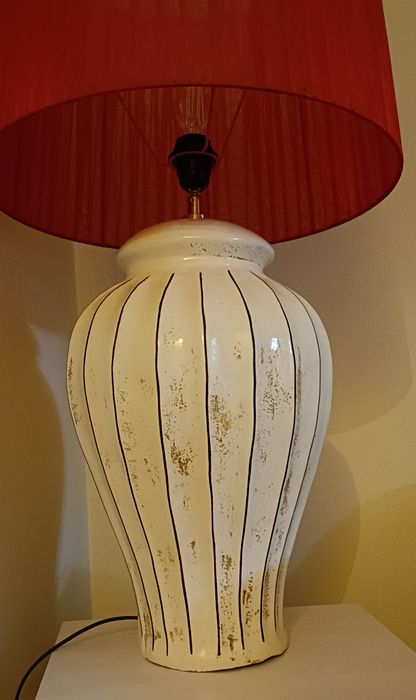 Candeeiro em loiça com abajur