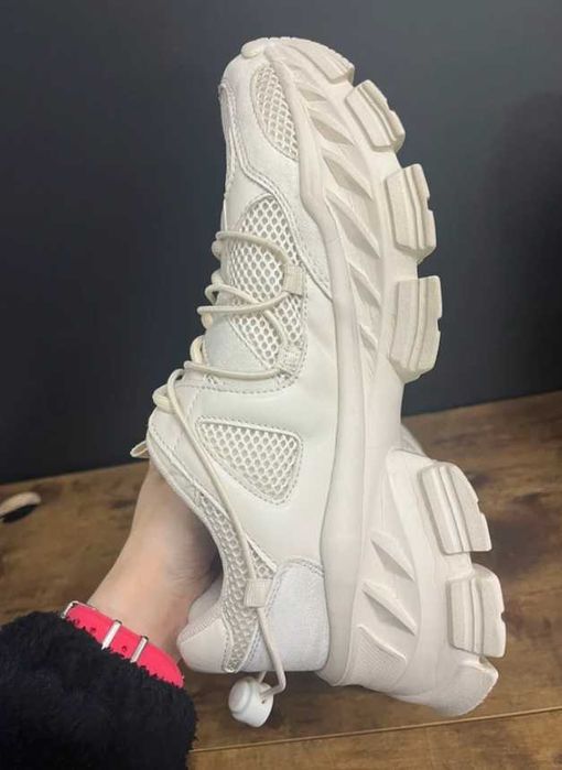 15s.Beżowe sneakersy damskie Even&Odd 40